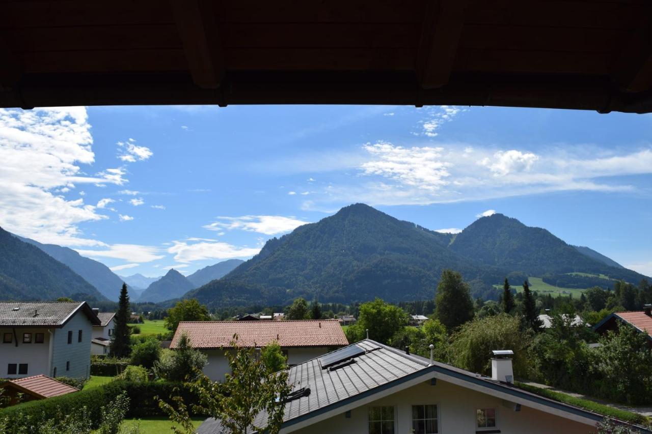Ferienwohnungen "Am Golfplatz" Inkl. Chiemgaukarte ルーポルディング エクステリア 写真